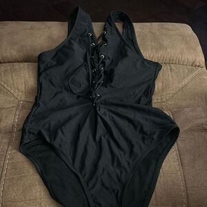 Cabana Del Sol Women’s Lace Up Plunge One Piece Swimsuit Size Large. Black.